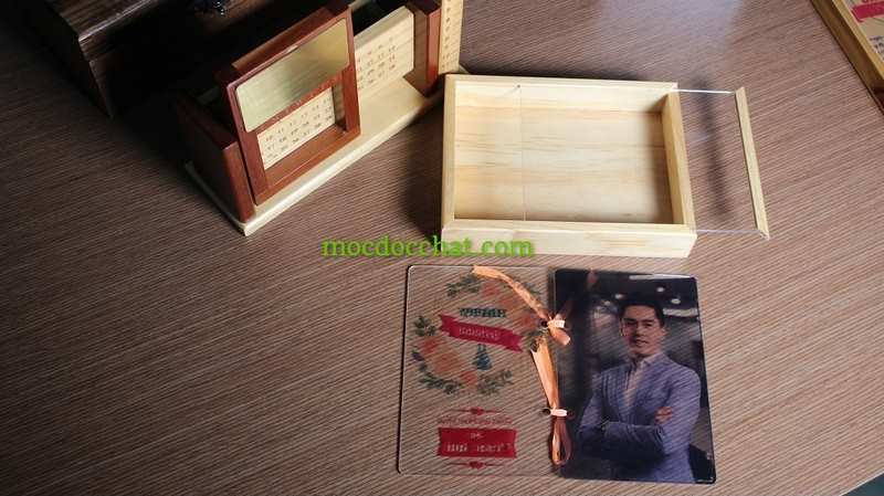 Mẫu hộp đựng gỗ dạng nắp trượt mica trong