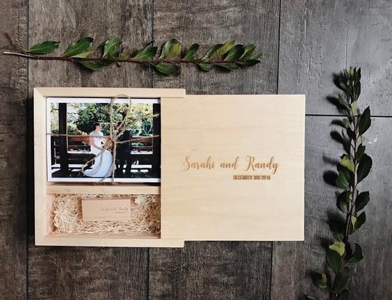 Photobook cưới khổ 30x30 đẹp và nghệ thuật với hộp gỗ đi kèm.