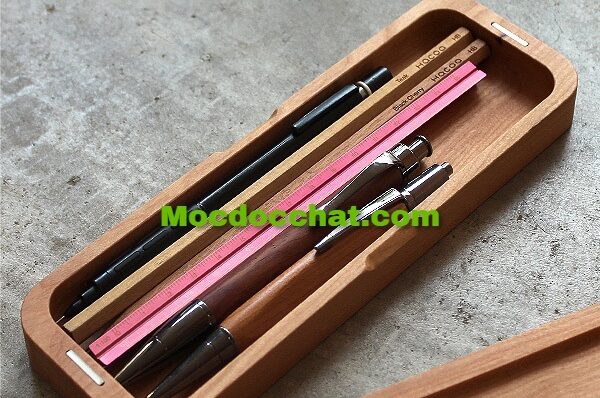 giá đựng bút bằng gỗ